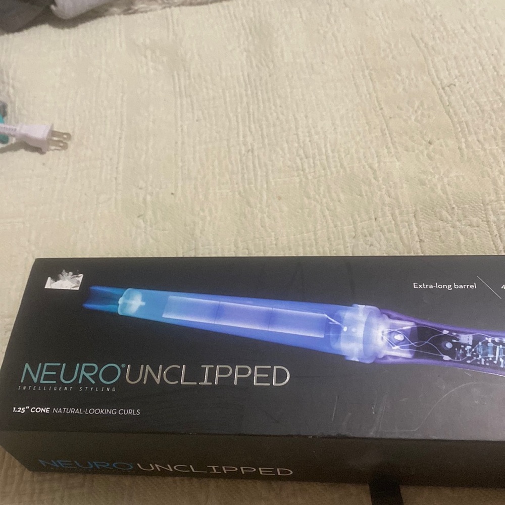 NeuroUnclipped  curling iron